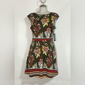 New York & Company Sleeve Less Dress
Size M Olive Green W/Flowers 
Brand New
